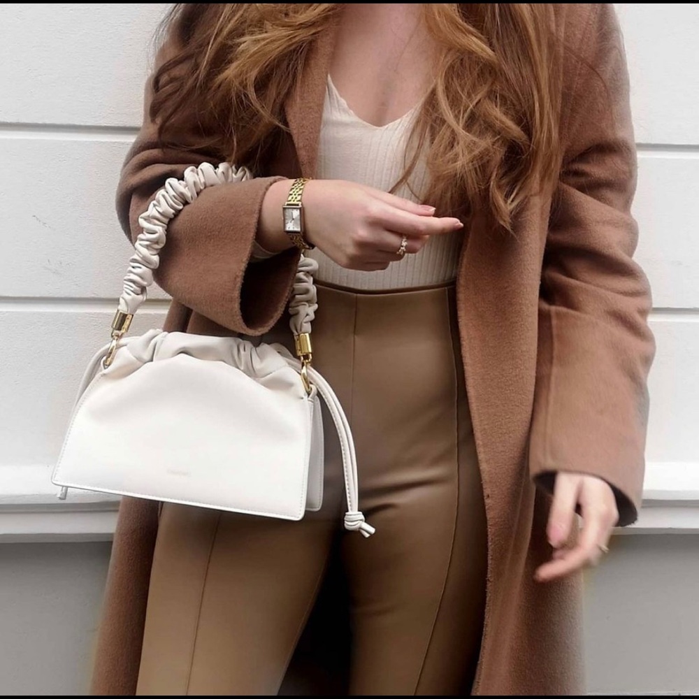 Sinbono Drawstring Handbag - Ivory